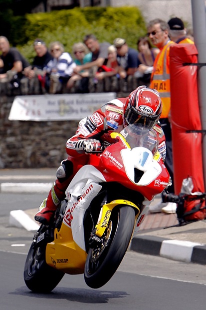 Gary Johnson during the second Relentless Supersport race (Glynne Lewis)